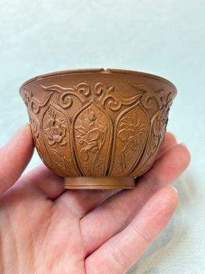 A set of five Chinese Yixing stoneware cups with floral design, Kangxi — photo 27