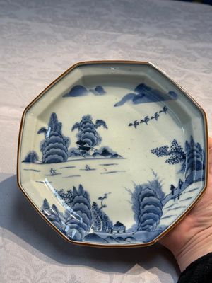 A set of five Japanese Arita blue and white octagonal tea ceremony plates with riverscape design, Edo, 18th C. — photo 1