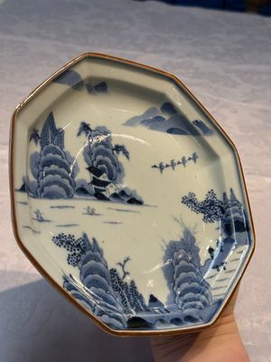 A set of five Japanese Arita blue and white octagonal tea ceremony plates with riverscape design, Edo, 18th C. — photo 15