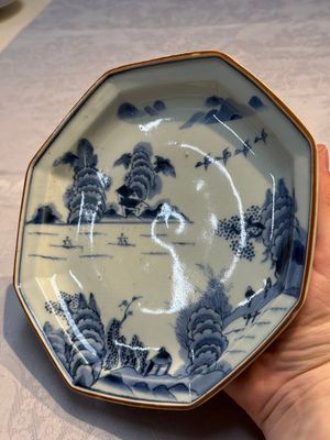 A set of five Japanese Arita blue and white octagonal tea ceremony plates with riverscape design, Edo, 18th C. — photo 20