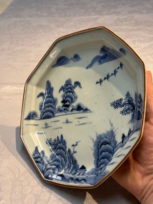A set of five Japanese Arita blue and white octagonal tea ceremony plates with riverscape design, Edo, 18th C. — photo 2