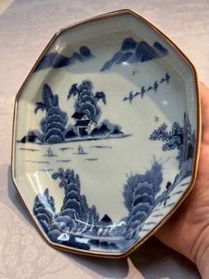 A set of five Japanese Arita blue and white octagonal tea ceremony plates with riverscape design, Edo, 18th C. — photo 26