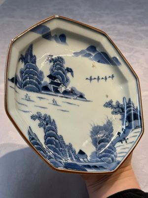 A set of five Japanese Arita blue and white octagonal tea ceremony plates with riverscape design, Edo, 18th C. — photo 27