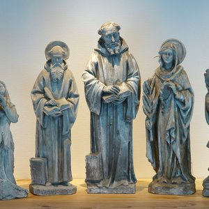 A set of five plaster casts of religious figures, 19/20th C., Bruges — 照片 1