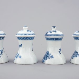 A set of four Chinese blue and white bottomless domes of floral design, Qianlong, 18th C. — 照片 5