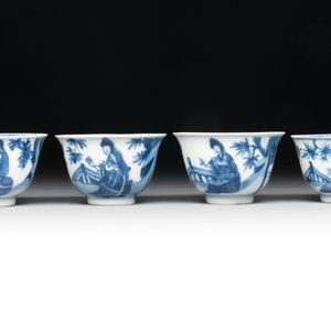 A set of four Chinese blue and white 'Sense of Smell' cups and saucers, artemisia leaf mark, Kangxi — foto 4
