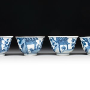 A set of four Chinese blue and white 'Sense of Smell' cups and saucers, artemisia leaf mark, Kangxi — foto 5