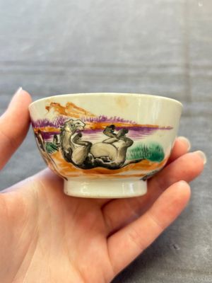 A set of four Chinese famille rose cups and saucers with horses, Qianlong — 照片 28