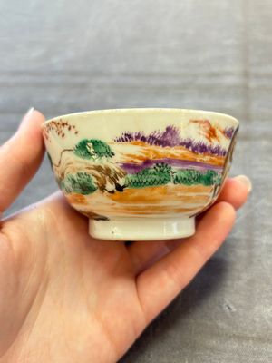 A set of four Chinese famille rose cups and saucers with horses, Qianlong — 照片 30