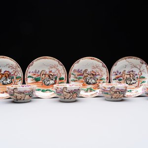 A set of four Chinese famille rose cups and saucers with horses, Qianlong — 照片 1
