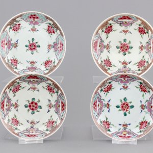A set of four Chinese famille rose export porcelain cups and saucers, Yongzheng/Qianlong, 18th C. — foto 8