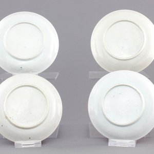 A set of four Chinese famille rose export porcelain cups and saucers, Yongzheng/Qianlong, 18th C. — foto 9