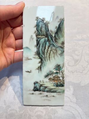 A set of four Chinese famille rose 'Landscape' plaques mounted in a wooden frame, signed Wang Yunquan 王雲泉, together with four plaques, 20th C. — photo 13