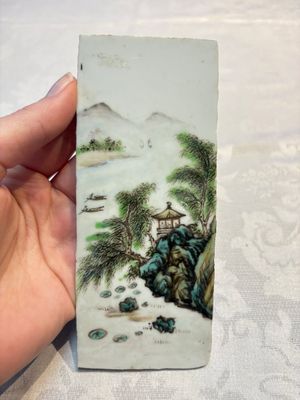 A set of four Chinese famille rose 'Landscape' plaques mounted in a wooden frame, signed Wang Yunquan 王雲泉, together with four plaques, 20th C. — photo 7