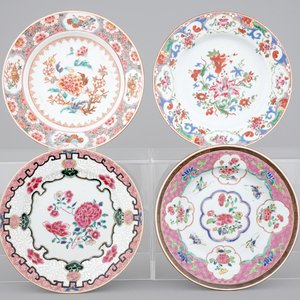 A set of four Chinese famille rose plates, Yongzheng/Qianlong, 18th C. — photo 1