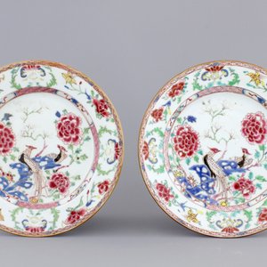 A set of four Chinese famille rose porcelain plates with birds, 18th C. — photo 3