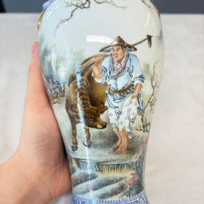 A set of four Chinese famille rose 'Yu Qiao Geng Du 漁樵耕讀' vases — photo 18