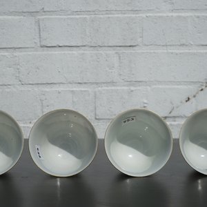 Un ensemble de 4 tasses en porcelaine de Chine aux scènes de Wu Shuang Pu et 3 soucoupes, 19ème — photo 16