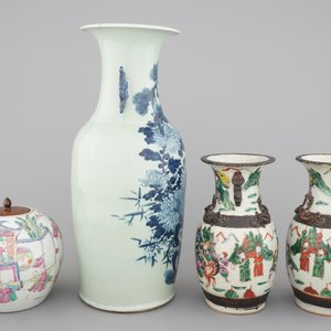 A set of four various Chinese famille rose and other vases, 19th C. — photo 4