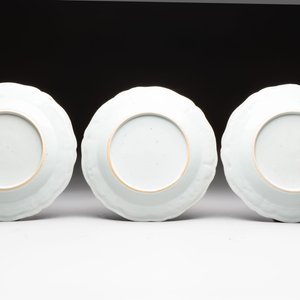 A set of nine Chinese famille rose Lowestoft-style plates, Qianlong — photo 3