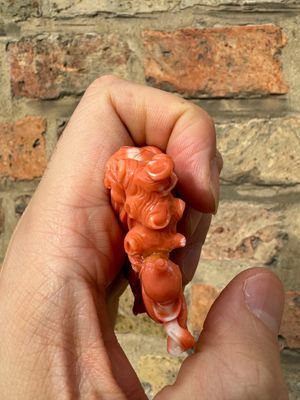 A set of seven Chinese red coral figures on wooden stand, 19/20th C. — photo 5