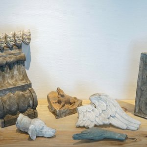 A set of seven various somewhat funny plaster casts, 19/20th C., Bruges — photo 1
