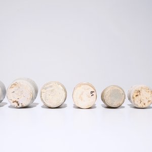 A set of seven white Dutch Delft albarello-shaped ointment jars, 17th C. — 照片 6