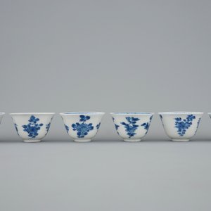 A set of six Chinese blue and white cups and saucers, Kangxi — 照片 5