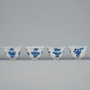 A set of six Chinese blue and white cups and saucers, Kangxi — 照片 6