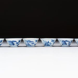 A set of six Chinese blue and white cups and saucers, Qing Yu Tang 青玉堂 and Lin Yu Tang 琳玉堂 marks, Kangxi — foto 9