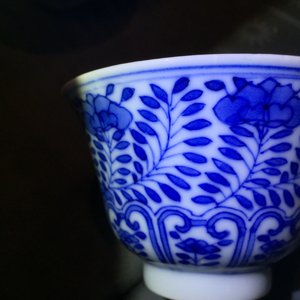 A set of six Chinese blue and white cups and saucers with fish, 19th C. — photo 6