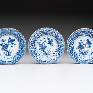A set of six Chinese blue and white cups and saucers with floral design, Kangxi — 照片 4