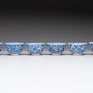 A set of six Chinese blue and white cups and saucers with floral design, Kangxi — 照片 6