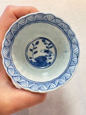 A set of six Chinese blue and white cups and saucers with floral design, Kangxi mark, 19th C. — photo 18