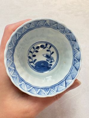 A set of six Chinese blue and white cups and saucers with floral design, Kangxi mark, 19th C. — photo 30