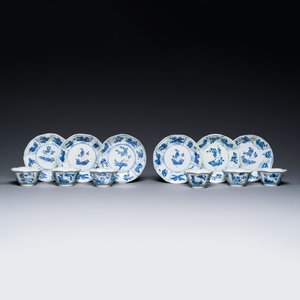 A set of six Chinese blue and white flower-shaped 'sanduo' cups and saucers, lingzhi mark, Kangxi — foto 1