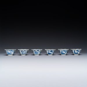 A set of six Chinese blue and white flower-shaped 'sanduo' cups and saucers, lingzhi mark, Kangxi — foto 2