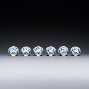 A set of six Chinese blue and white flower-shaped 'sanduo' cups and saucers, lingzhi mark, Kangxi — foto 4