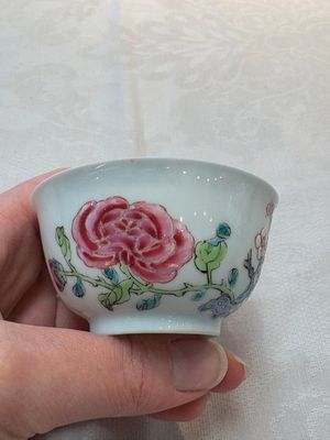 A set of six Chinese famille rose 'birds among flowering branches' cups and saucers, Yongzheng/Qianlong — photo 1