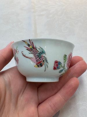 A set of six Chinese famille rose 'birds among flowering branches' cups and saucers, Yongzheng/Qianlong — photo 4