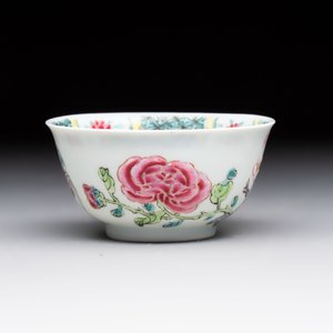A set of six Chinese famille rose 'birds among flowering branches' cups and saucers, Yongzheng/Qianlong — photo 8