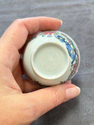 A set of six Chinese famille rose 'peacock' cups and saucers, Yongzheng — photo 30