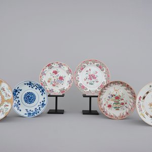 A set of six Chinese famille rose plates, including an armorial Lawson impaling Jessop, 18th C. — 照片 1