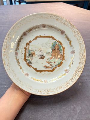A set of six Chinese Meissen-style export plates with a harbour scene, Qianlong — photo 10