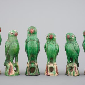 A set of six Chinese sancai pottery figures of parrots, late Qing Dynasty — photo 1