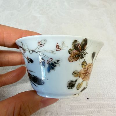 A set of six Chinese silver and gilt-decorated 'Pheasants Among Flowering Branches' tea bowls and saucers — photo 3
