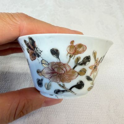 A set of six Chinese silver and gilt-decorated 'Pheasants Among Flowering Branches' tea bowls and saucers — photo 4
