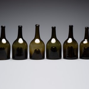 A set of six dark green glass mallet-shaped bottles, possibly France or England, 19th C. or earlier — photo 3
