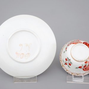 A set of six Dutch-decorated royal portrait cups and saucers, 18th C. — foto 3