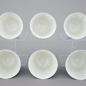 A set of six Japanese blue and white wine cups and saucers, 18/19th C. — 照片 5